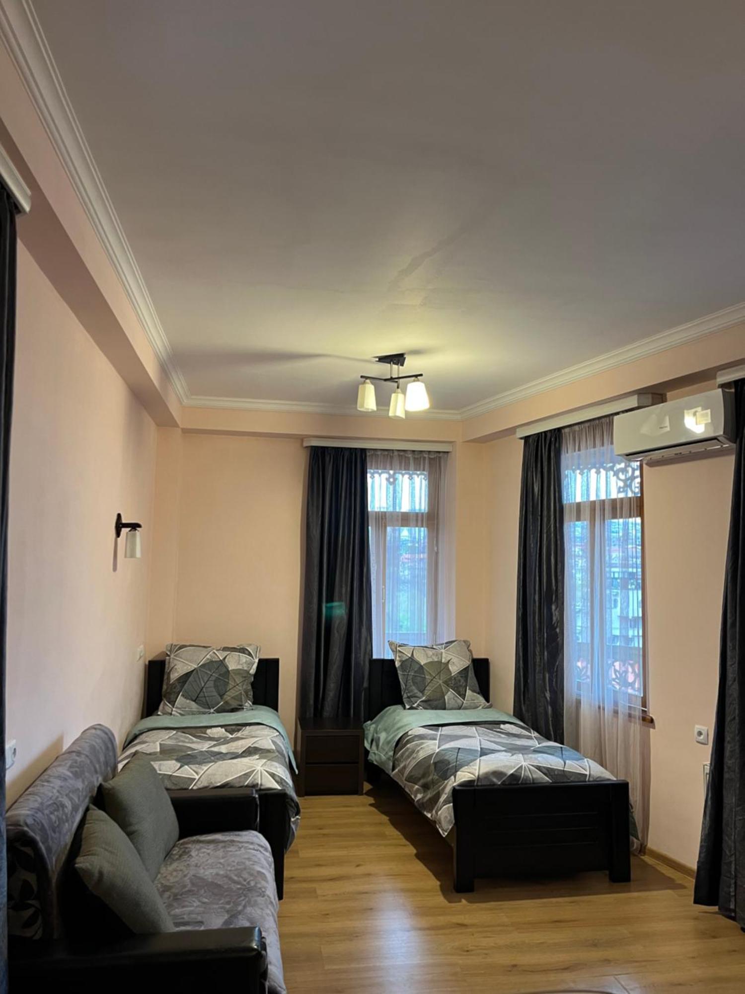 Anano Apartment On Botanikuri Tbilisi Eksteriør billede
