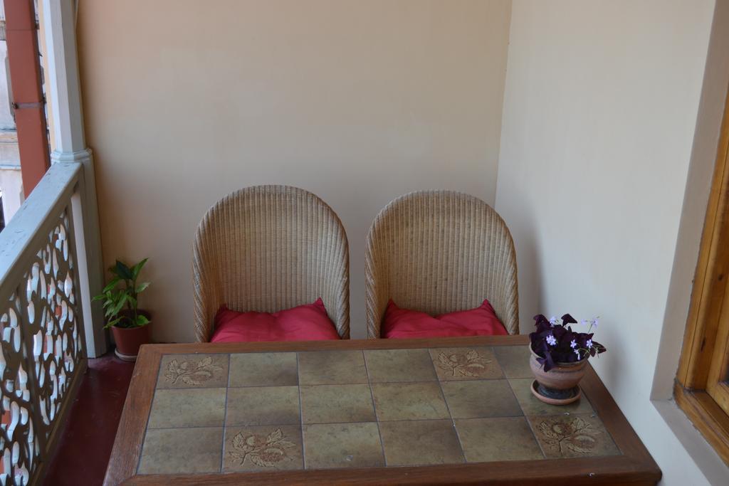 Anano Apartment On Botanikuri Tbilisi Eksteriør billede