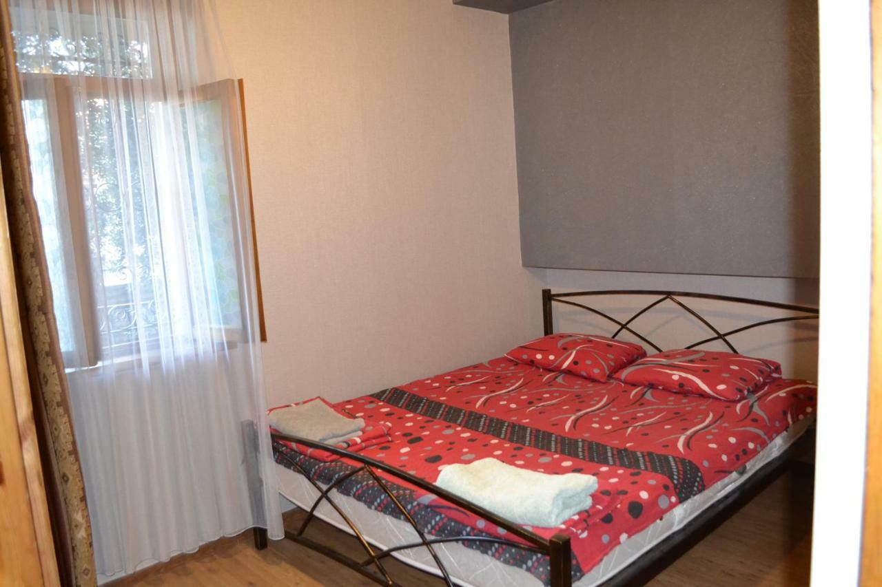 Anano Apartment On Botanikuri Tbilisi Eksteriør billede