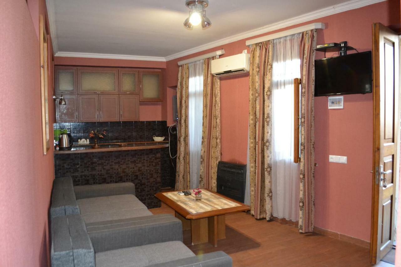 Anano Apartment On Botanikuri Tbilisi Eksteriør billede
