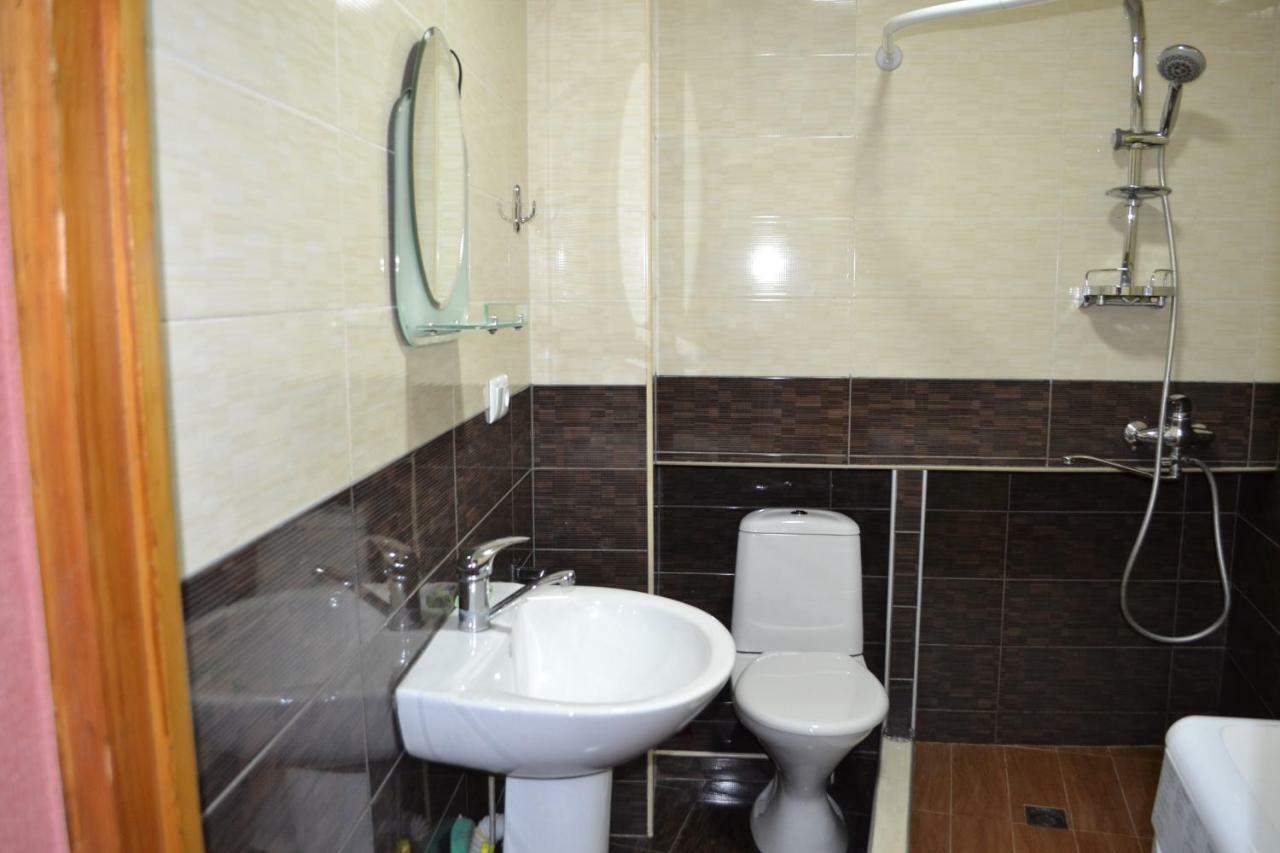 Anano Apartment On Botanikuri Tbilisi Eksteriør billede