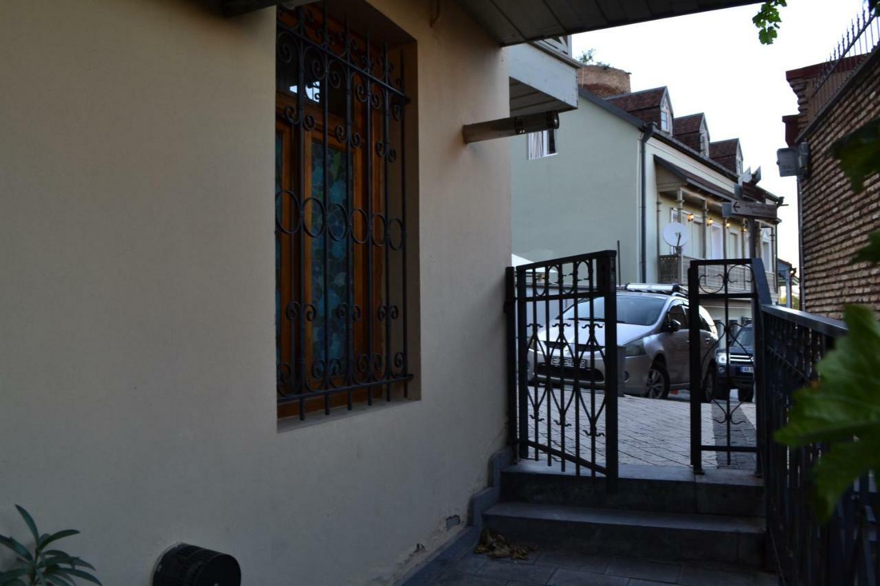 Anano Apartment On Botanikuri Tbilisi Eksteriør billede